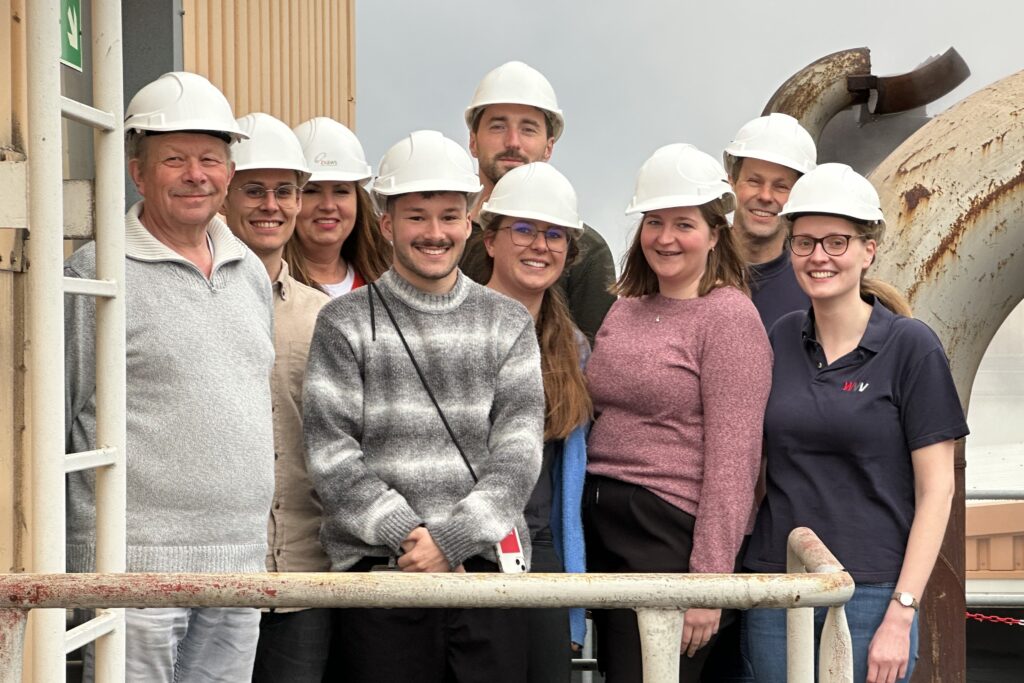 Einblick - MHKW Gruppenfoto bei der Betriebsführung