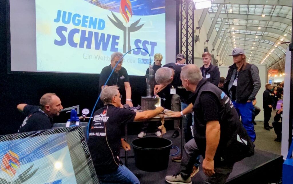 Prüfung des Werkstücks durch die Kommission