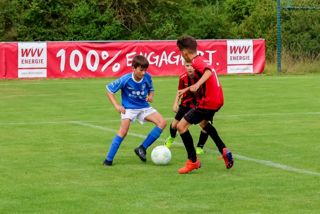 Spielaction beim WVV U11-Jugendfußballturnier